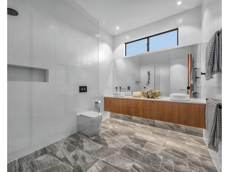 15 Argyle Street, Red Hill QLD 4059