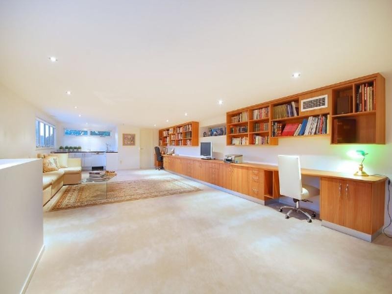 77 Oxlade Drive, New Farm QLD 4005