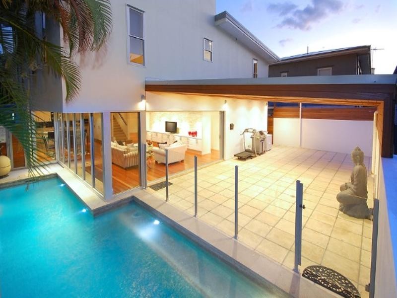 77 Oxlade Drive, New Farm QLD 4005