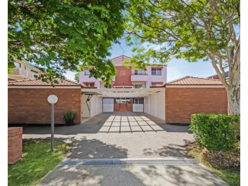 2/30 Dobson Street, Ascot QLD 4007