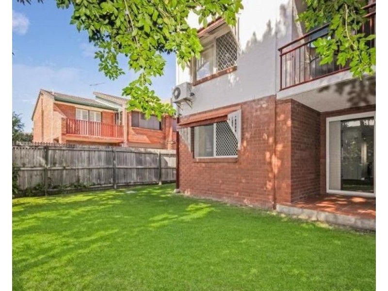 2/30 Dobson Street, Ascot QLD 4007