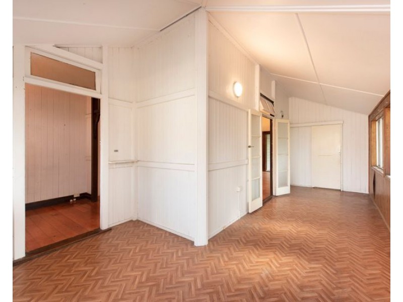 18 Doncaster Street, Hendra QLD 4011