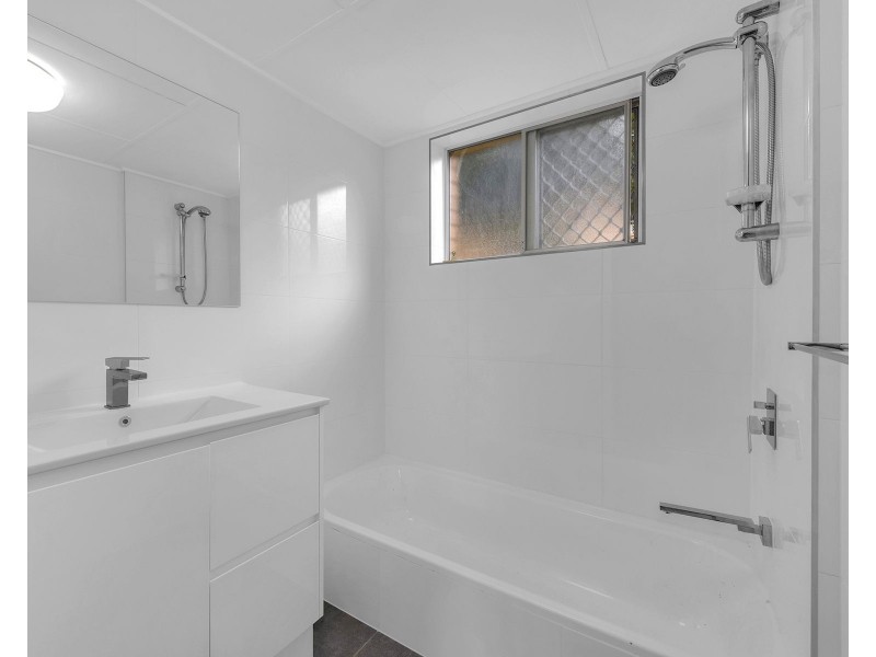 1/104 Windermere Road, Hamilton QLD 4007