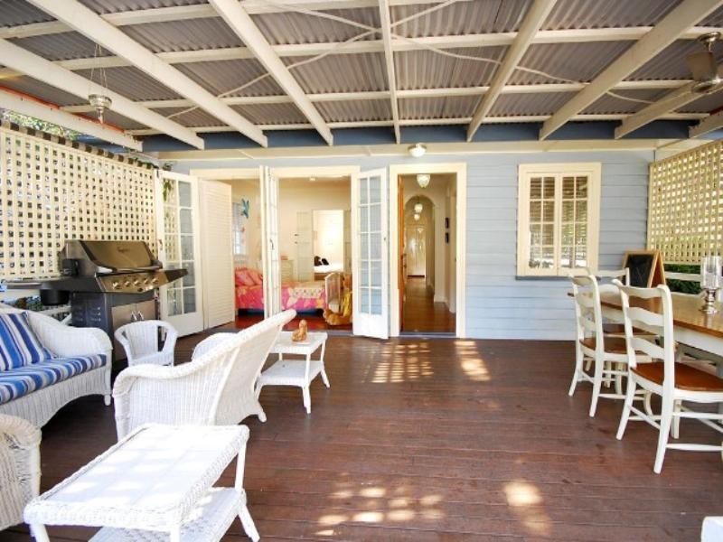 18 Lynell Street, Hamilton QLD 4007