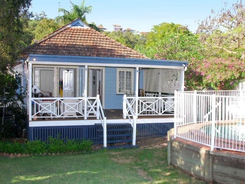 18 Lynell Street, Hamilton QLD 4007