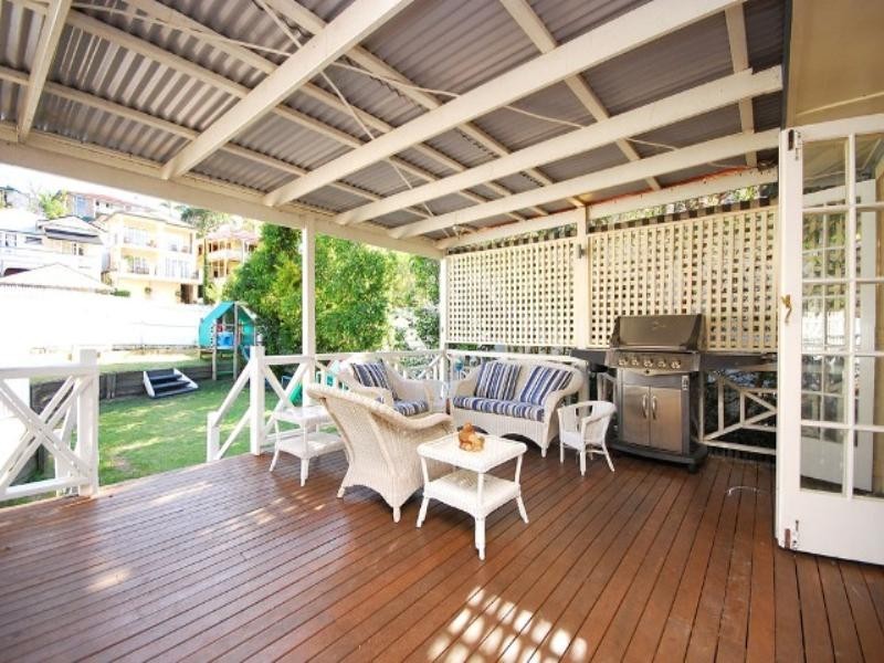 18 Lynell Street, Hamilton QLD 4007