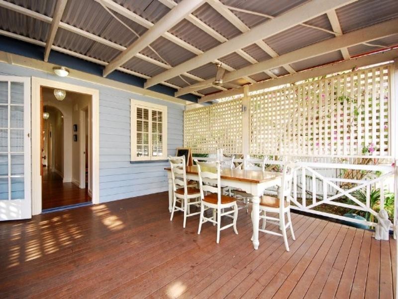 18 Lynell Street, Hamilton QLD 4007