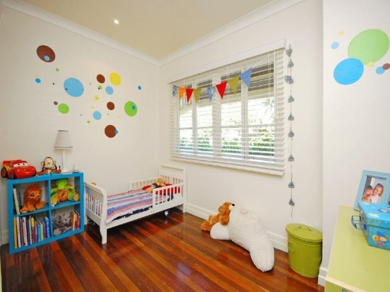 18 Lynell Street, Hamilton QLD 4007