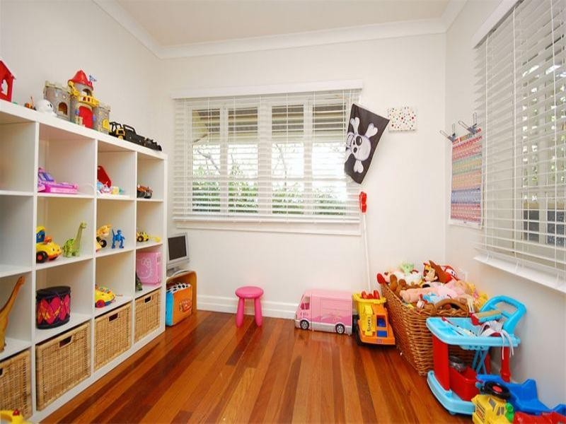 18 Lynell Street, Hamilton QLD 4007