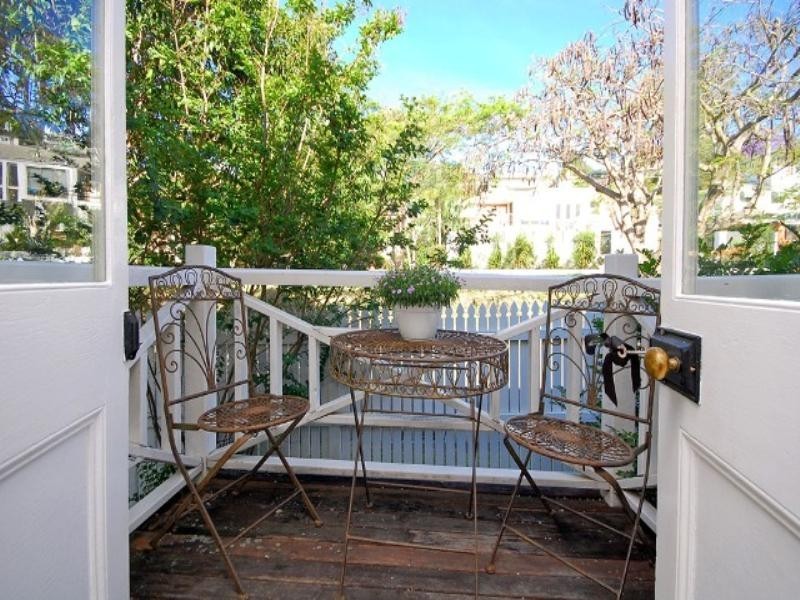 18 Lynell Street, Hamilton QLD 4007