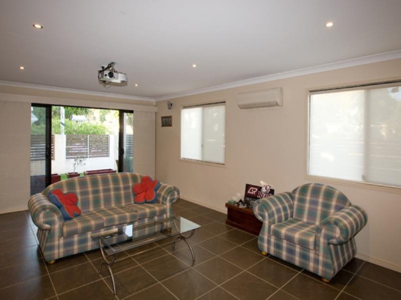 33 Clowes Lane, Newmarket QLD 4051