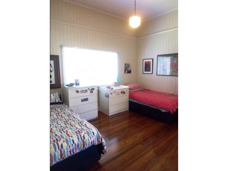 16 Roseby Avenue, Clayfield QLD 4011