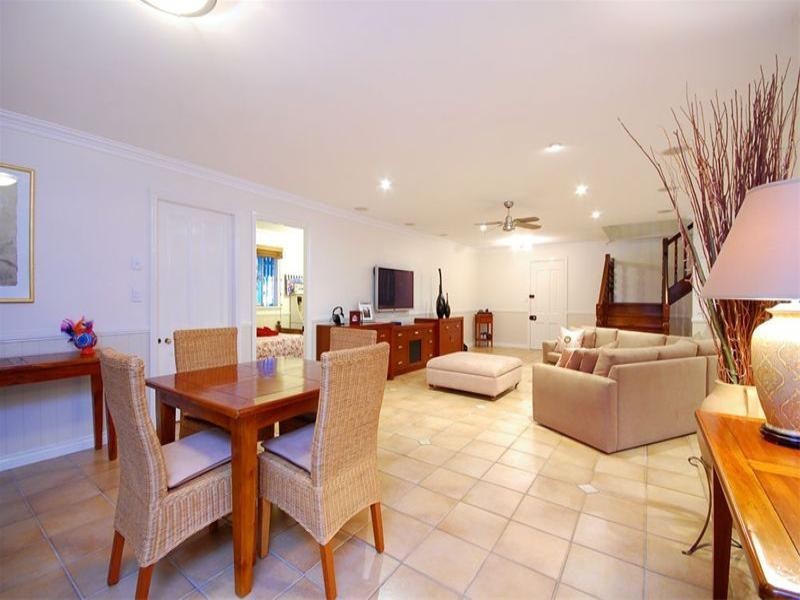 32 Nelson Street, Wooloowin QLD 4030