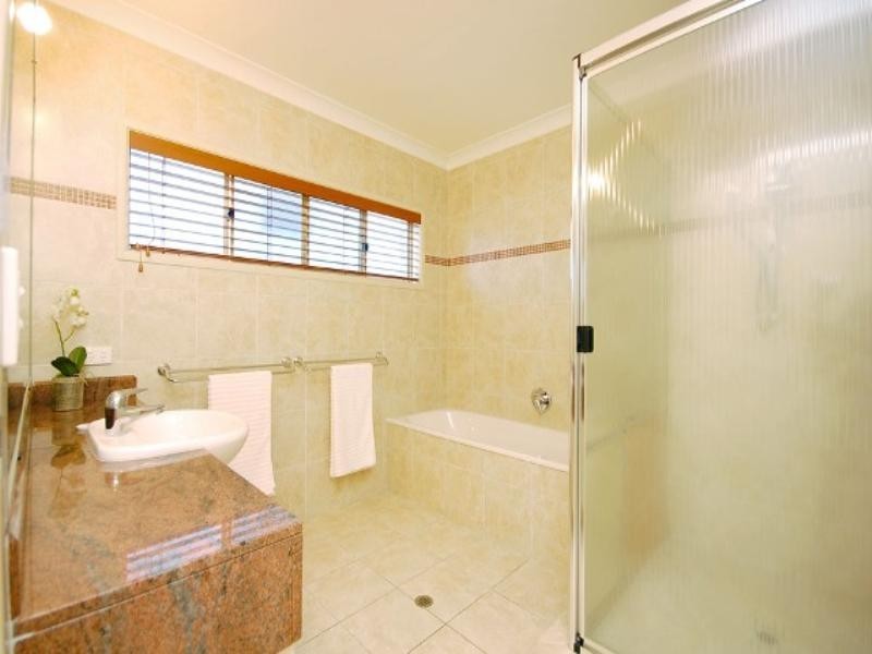 101 Barlow Street, Clayfield QLD 4011