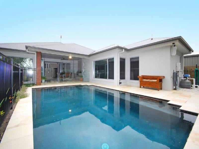 30 Somerset Drive, Carseldine QLD 4034