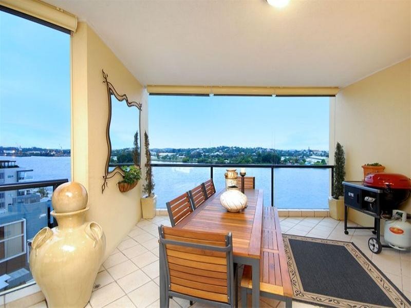 30/27 Harbour Road, Hamilton QLD 4007