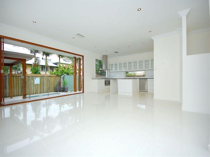 12 Harding Street, Hendra QLD 4011