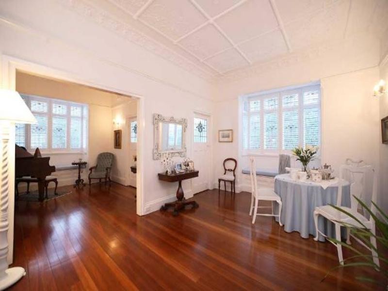 73 Riverview Terrace, Hamilton QLD 4007