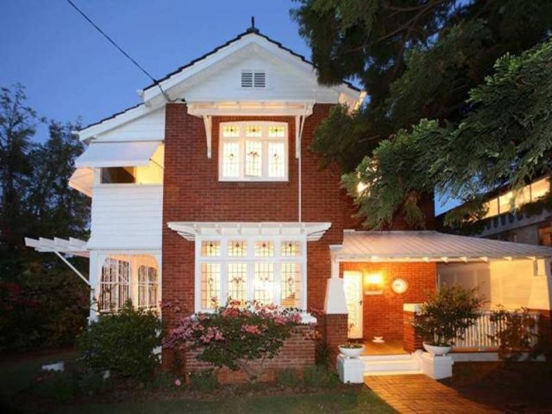 73 Riverview Terrace, Hamilton QLD 4007