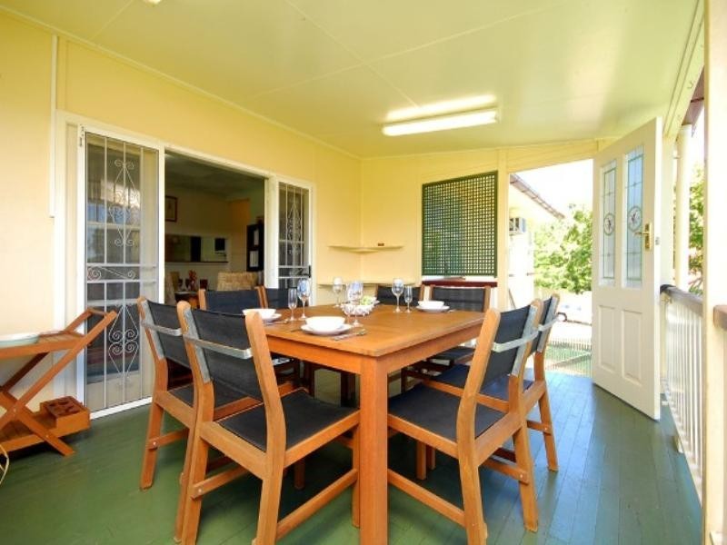 44 Ashgrove Avenue, Ashgrove QLD 4060