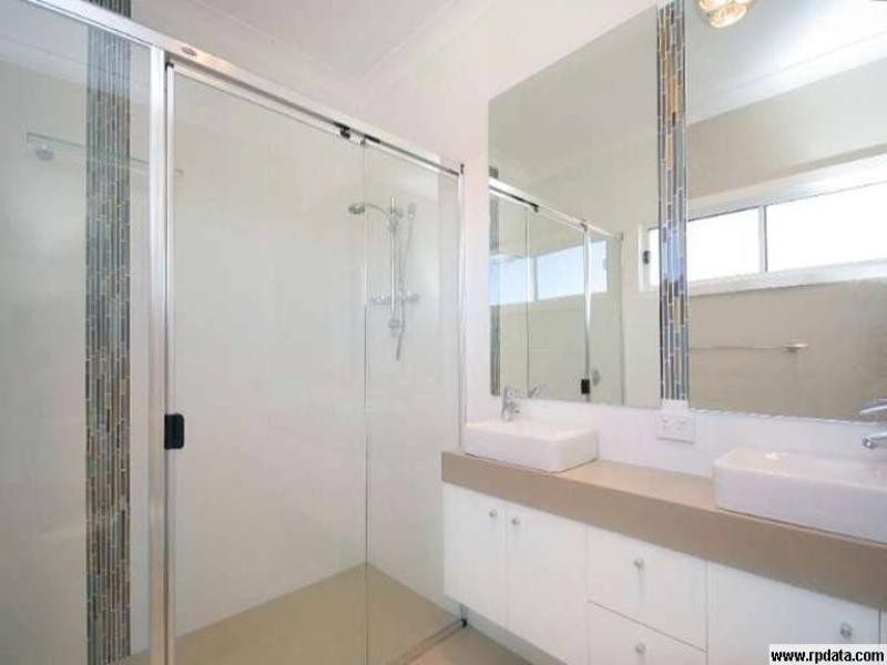 15A Eighth Avenue, Kedron QLD 4031