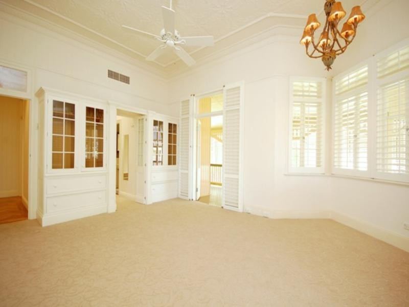 43 Crescent Road, Hamilton QLD 4007