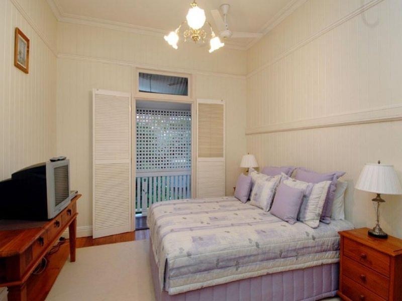 17 Barlow Street, Clayfield QLD 4011