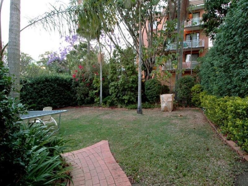 17 Barlow Street, Clayfield QLD 4011