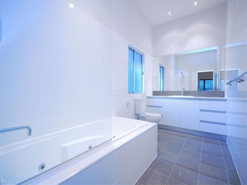 8 Blaikie Street, Hendra QLD 4011