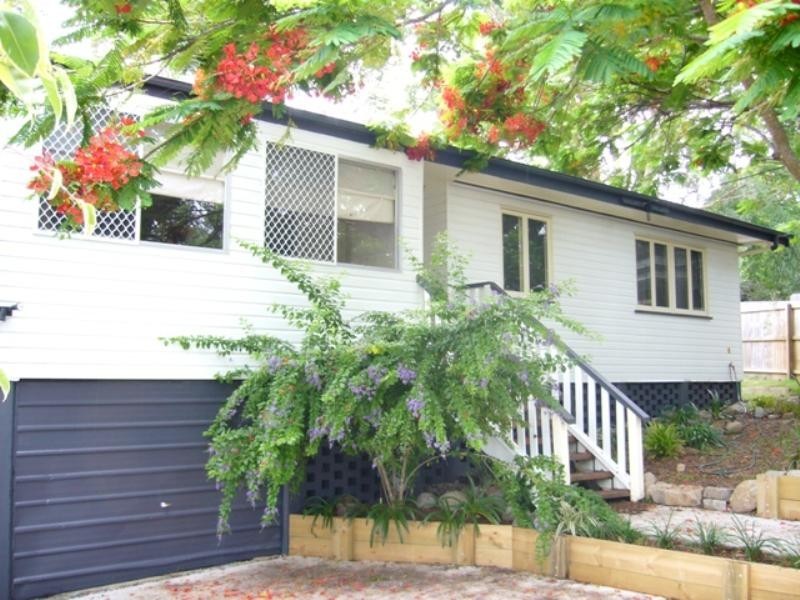 2 Aldren Street, Stafford Heights QLD 4053