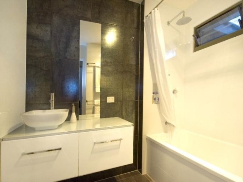 2 Aldren Street, Stafford Heights QLD 4053