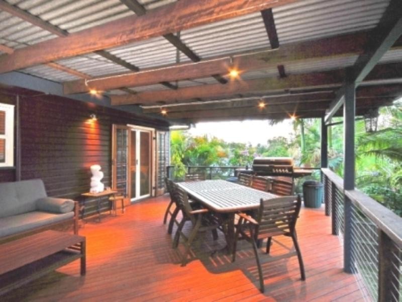 2 Aldren Street, Stafford Heights QLD 4053