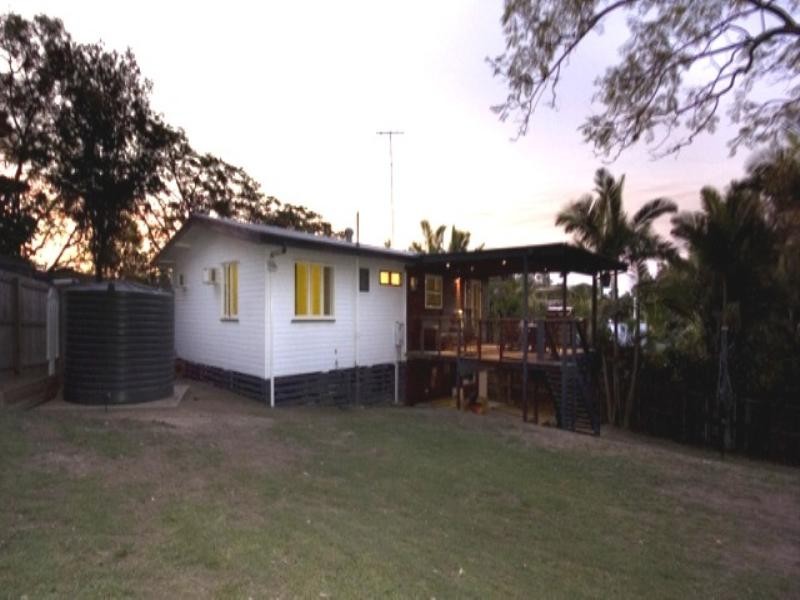 2 Aldren Street, Stafford Heights QLD 4053