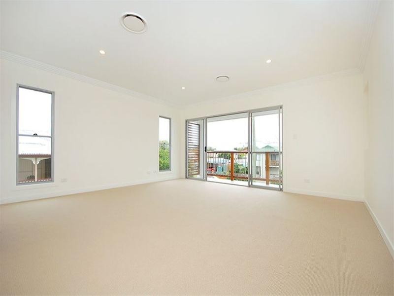 12 Harding Street, Hendra QLD 4011