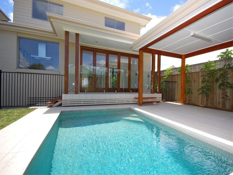 10 Harding Street, Hendra QLD 4011