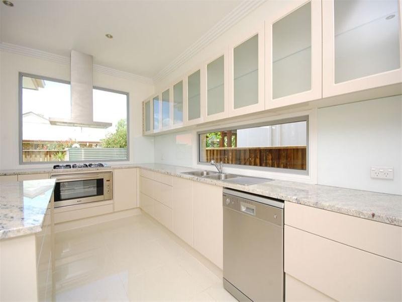 10 Harding Street, Hendra QLD 4011