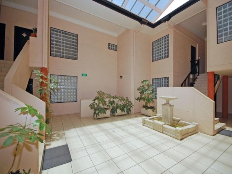 8/47 Racecourse Road, Hamilton QLD 4007