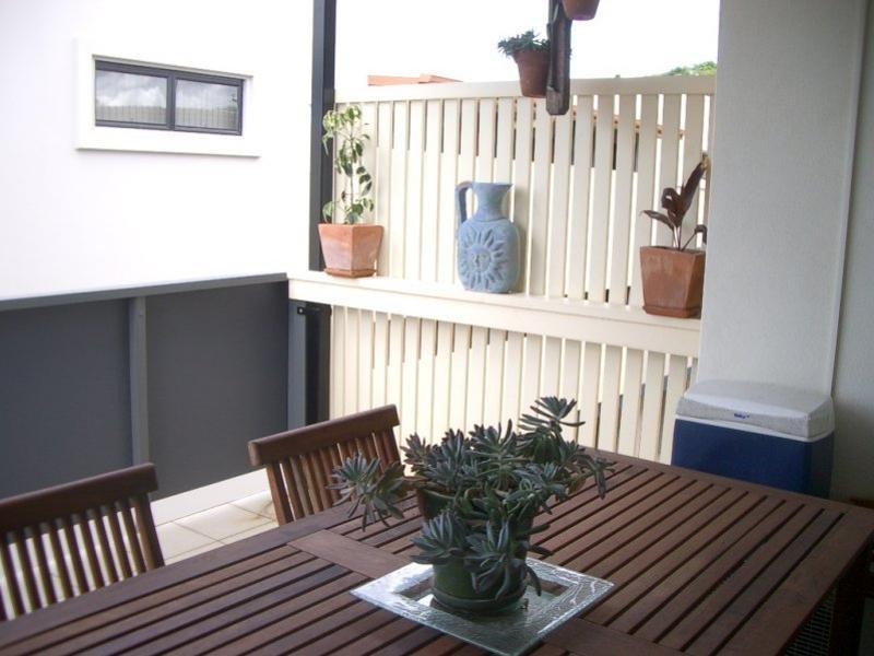 8/54 Jackson Street, Hamilton QLD 4007