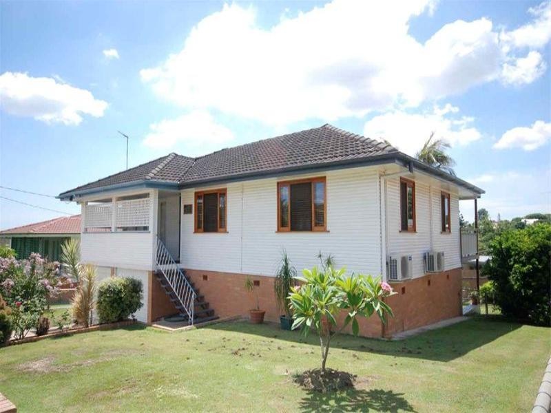 15 Geraldine Street, Wavell Heights QLD 4012