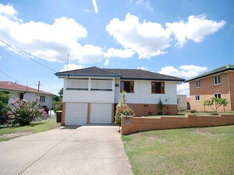 15 Geraldine Street, Wavell Heights QLD 4012