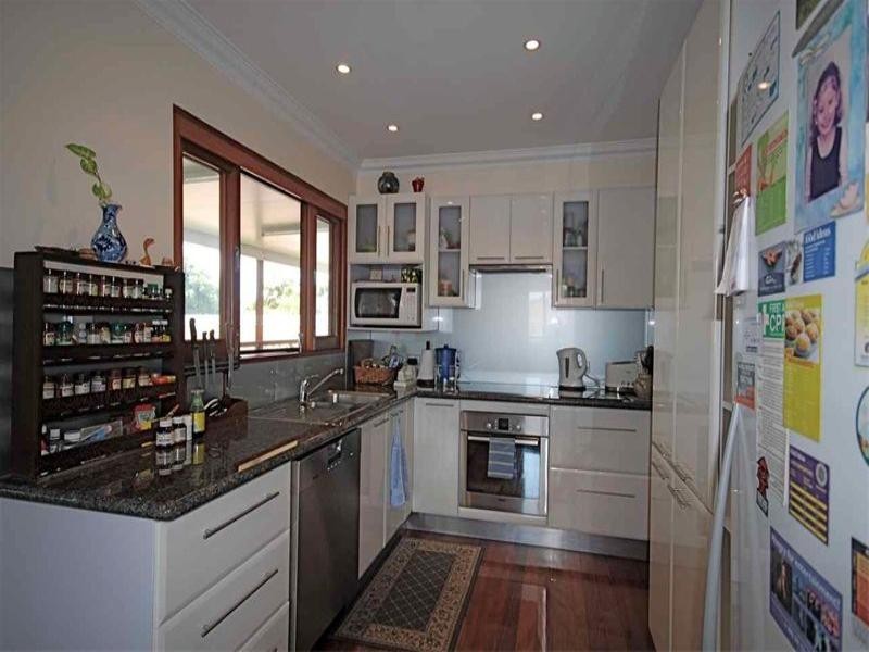 15 Geraldine Street, Wavell Heights QLD 4012