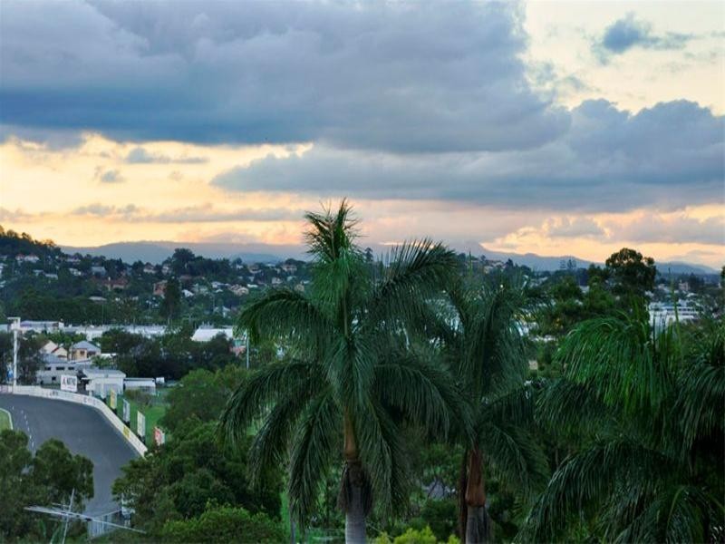 30 Toorak Road, Hamilton QLD 4007