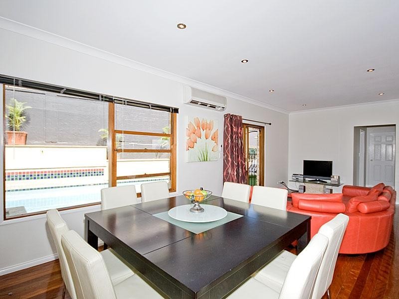 37 Lynell Street, Hamilton QLD 4007