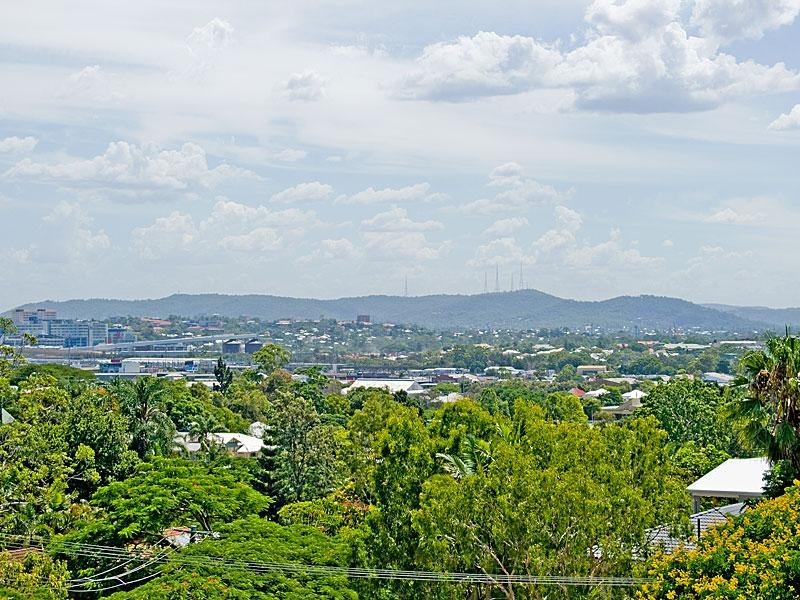 37 Lynell Street, Hamilton QLD 4007