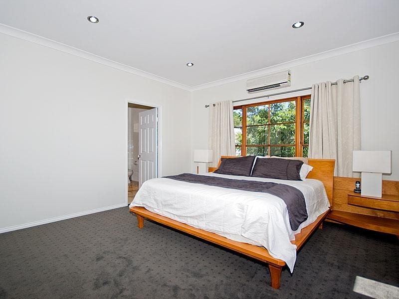 37 Lynell Street, Hamilton QLD 4007