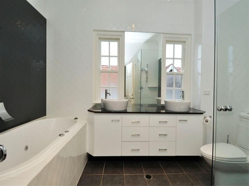 68 Markwell Street, Hamilton QLD 4007