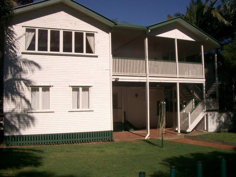 24 Joynt, Hamilton QLD 4007
