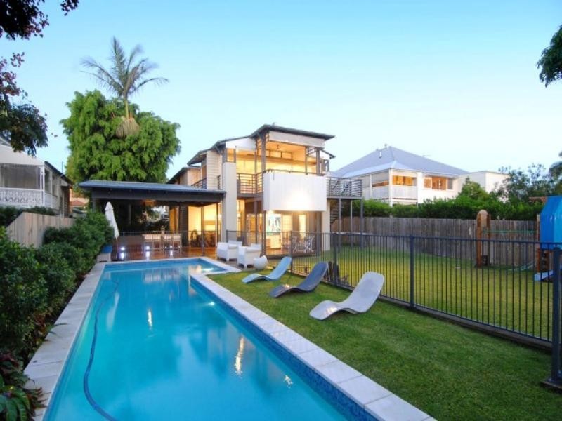 16 Pring Street, Hendra QLD 4011