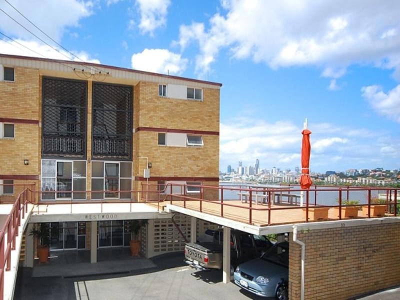 3 55 Hillside Crescent, Hamilton QLD 4007