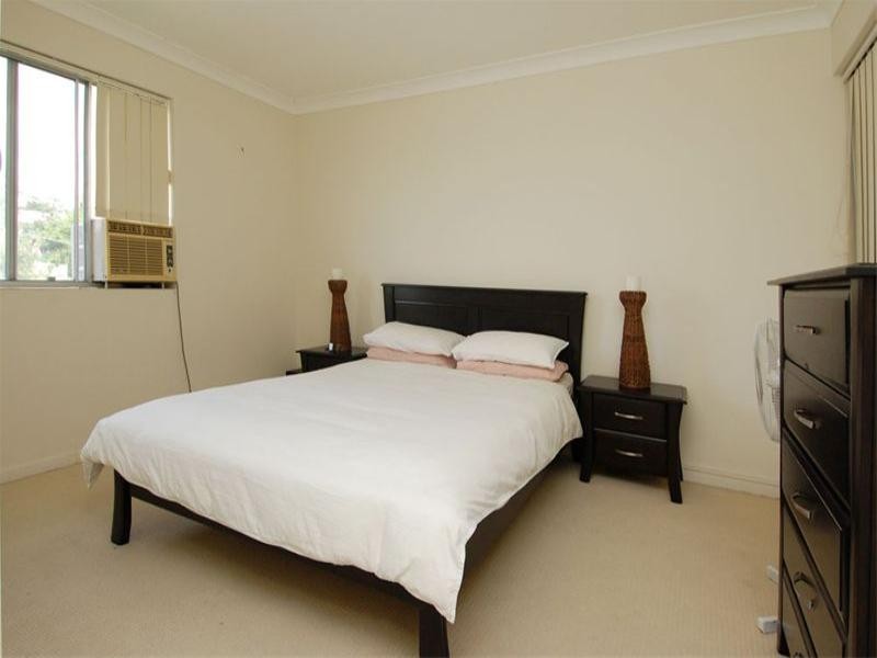 4/12 Attewell Street, Nundah QLD 4012